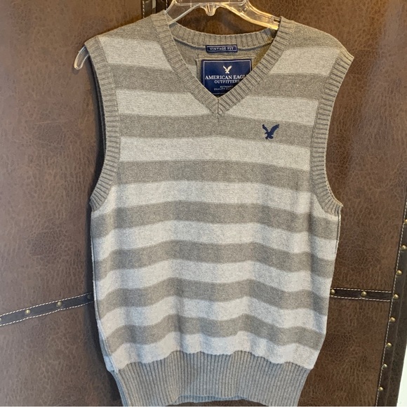 Grey Striped Sweater Vest  By American Eagle Outfitters Men’s Size M - Picture 15 of 15